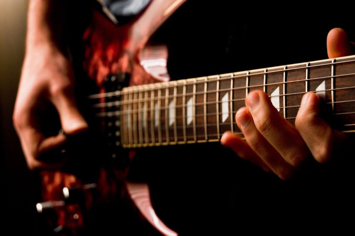 Photo via https://upload.wikimedia.org/wikipedia/commons/3/34/Electric_guitar_%28477101105%29.jpg under the Creative Commons License