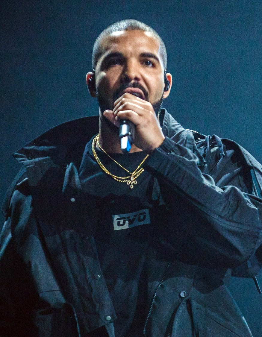 Photo via https://upload.wikimedia.org/wikipedia/commons/2/28/Drake_July_2016.jpg under the Creative Commons License
