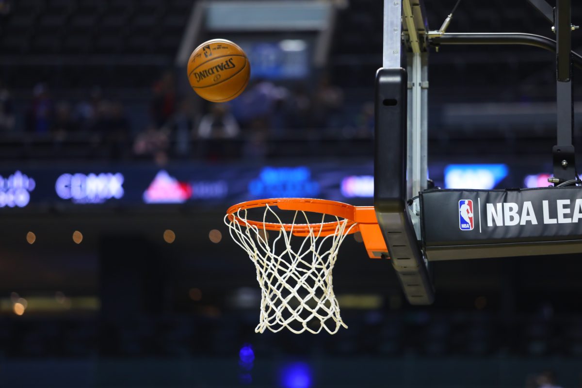 Photo via https://upload.wikimedia.org/wikipedia/commons/1/17/Partido_NBA_-i---i-_%2831910450720%29.jpg under the Creative Commons License
