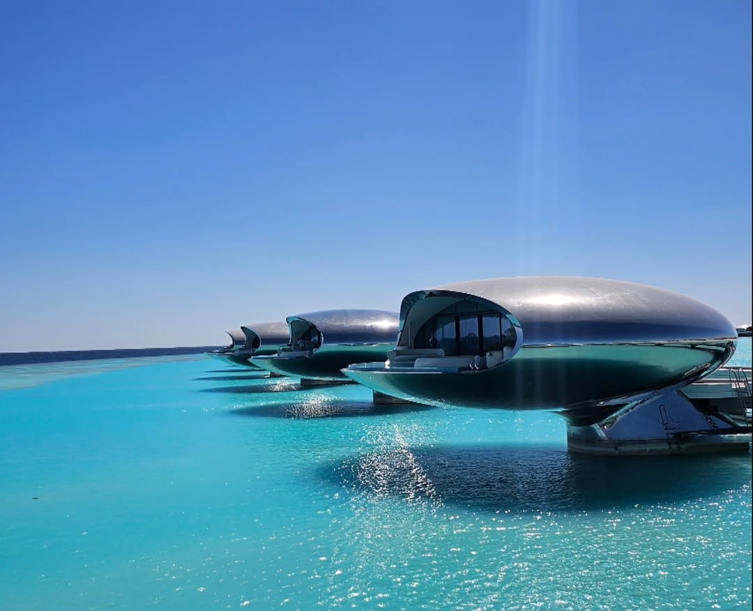 Photo via https://upload.wikimedia.org/wikipedia/commons/c/cc/Shebara_Resort_2025_%282%29.jpg under the Creative Commons License

