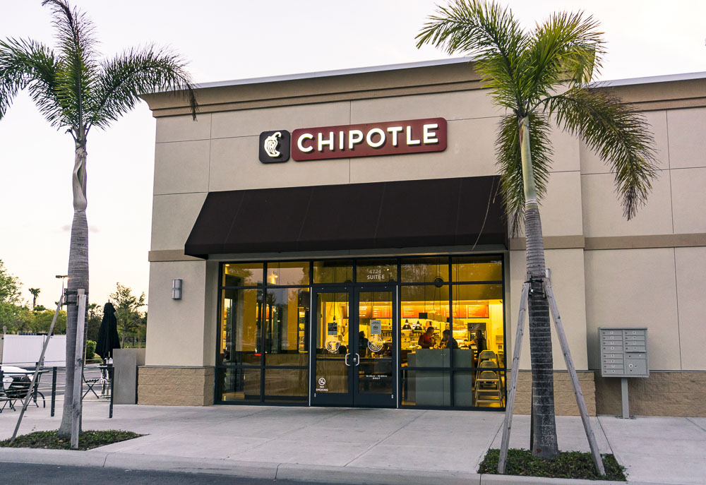 Photo via https://upload.wikimedia.org/wikipedia/commons/e/e9/Chipotle_Mexican_Grill_Restaurant.jpg under the Creative Commons license.